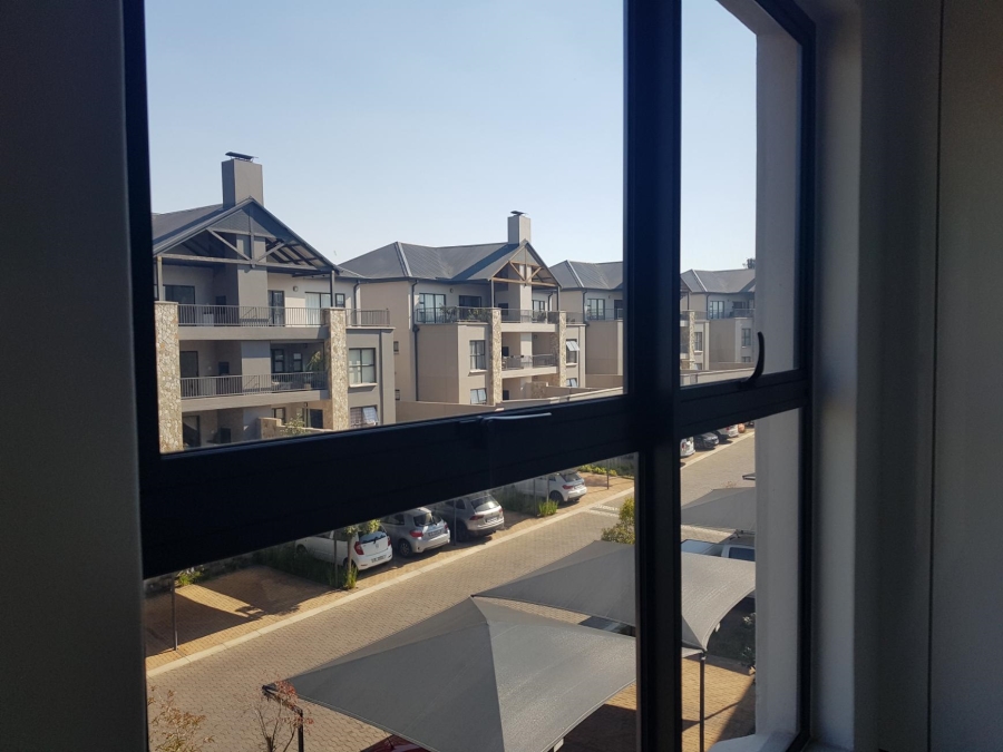 To Let 2 Bedroom Property for Rent in The Polofields Gauteng