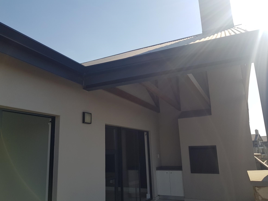 To Let 2 Bedroom Property for Rent in The Polofields Gauteng