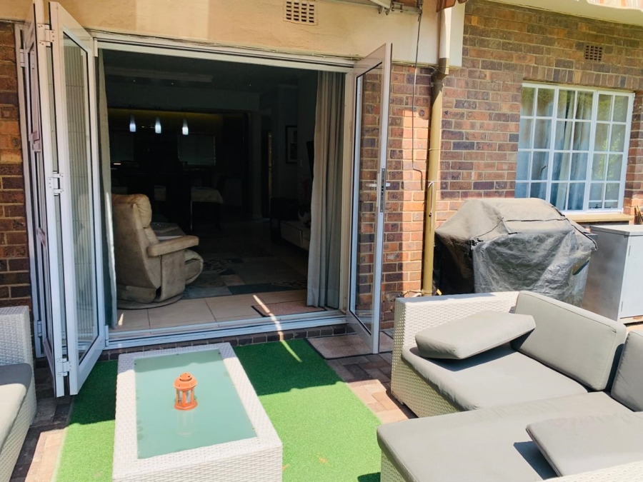 To Let 3 Bedroom Property for Rent in Sandown Gauteng