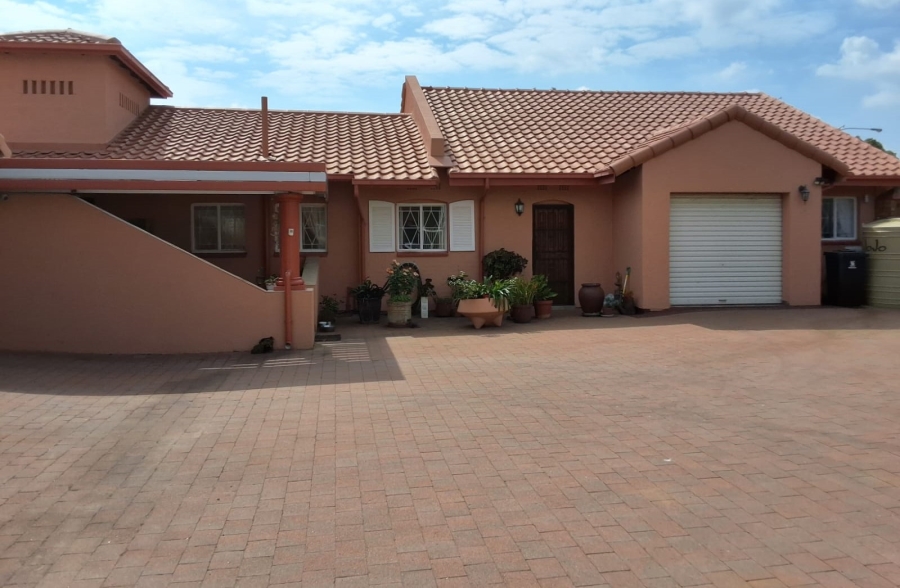 4 Bedroom Property for Sale in Freeway Park Gauteng