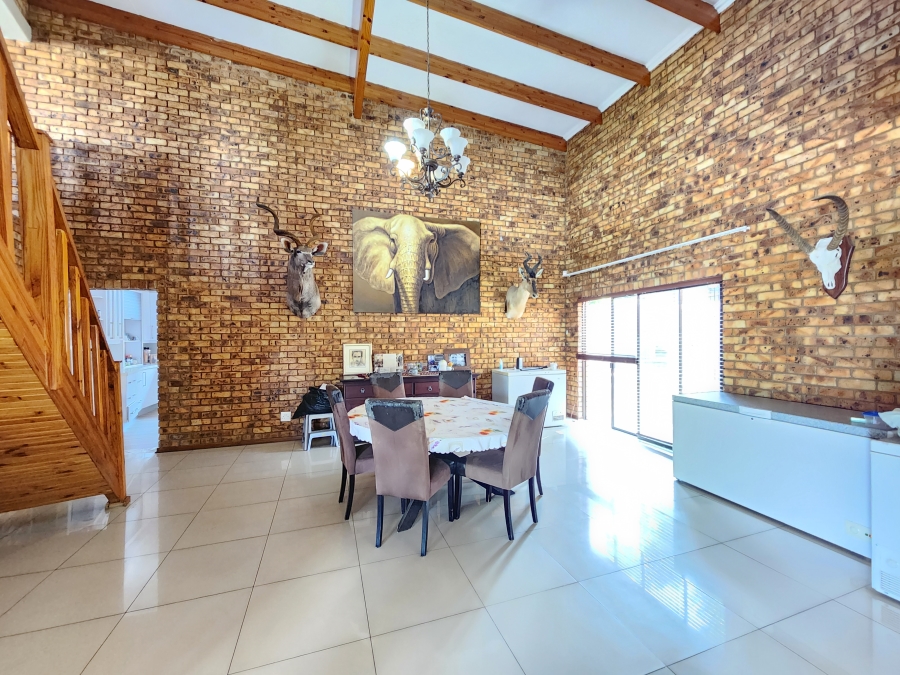 5 Bedroom Property for Sale in Moreleta Park Gauteng