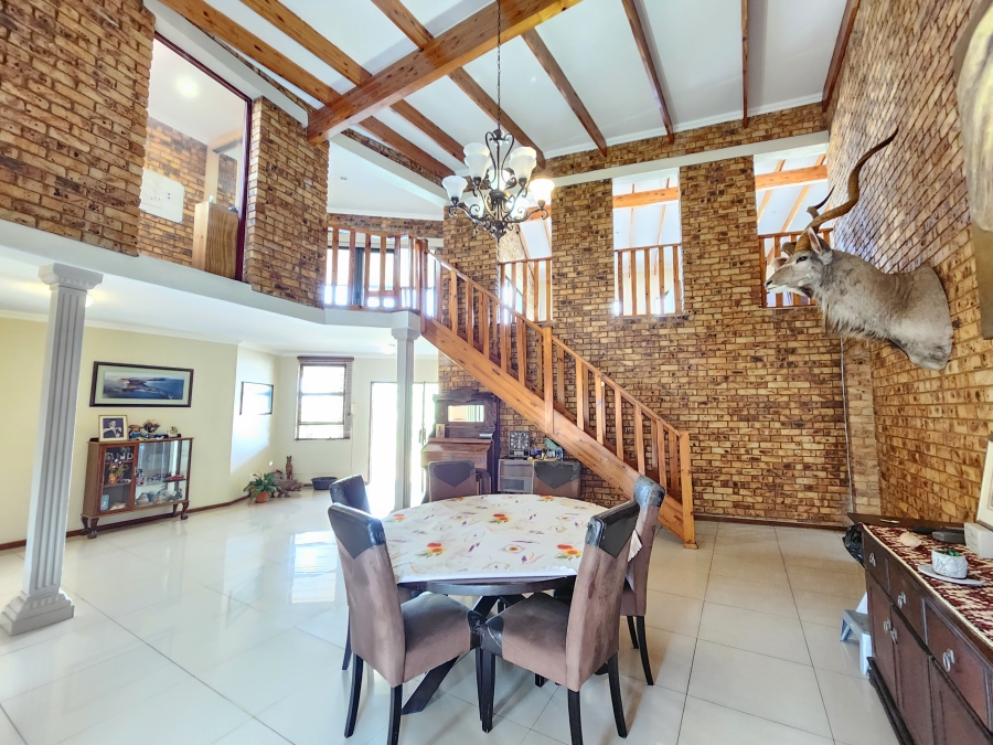 5 Bedroom Property for Sale in Moreleta Park Gauteng