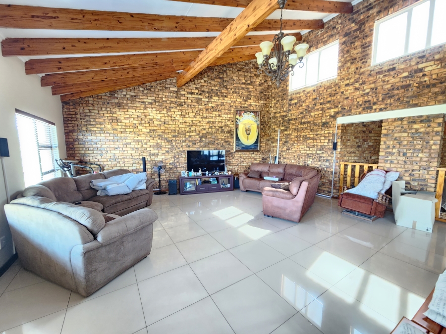 5 Bedroom Property for Sale in Moreleta Park Gauteng