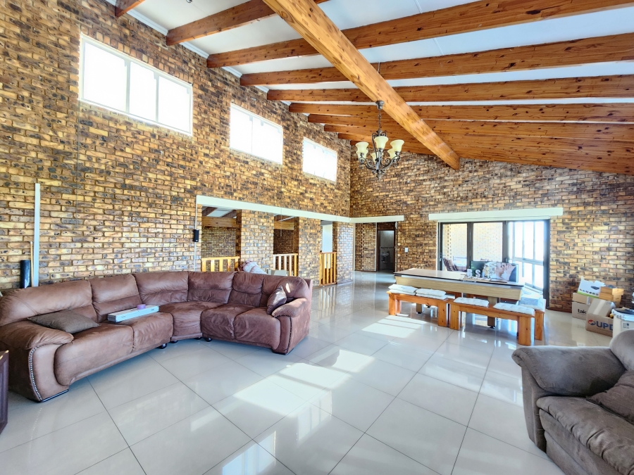 5 Bedroom Property for Sale in Moreleta Park Gauteng