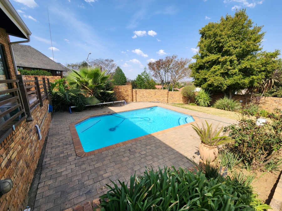 5 Bedroom Property for Sale in Moreleta Park Gauteng