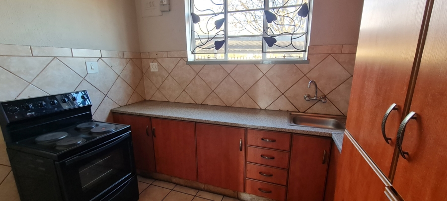 To Let 1 Bedroom Property for Rent in Dalview Gauteng