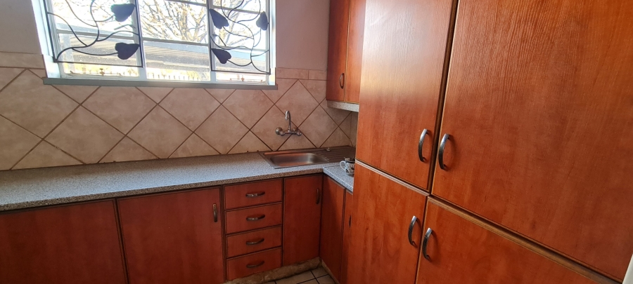 To Let 1 Bedroom Property for Rent in Dalview Gauteng