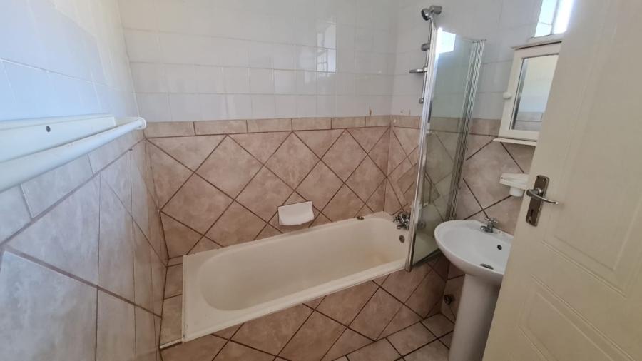 To Let 1 Bedroom Property for Rent in Dalview Gauteng