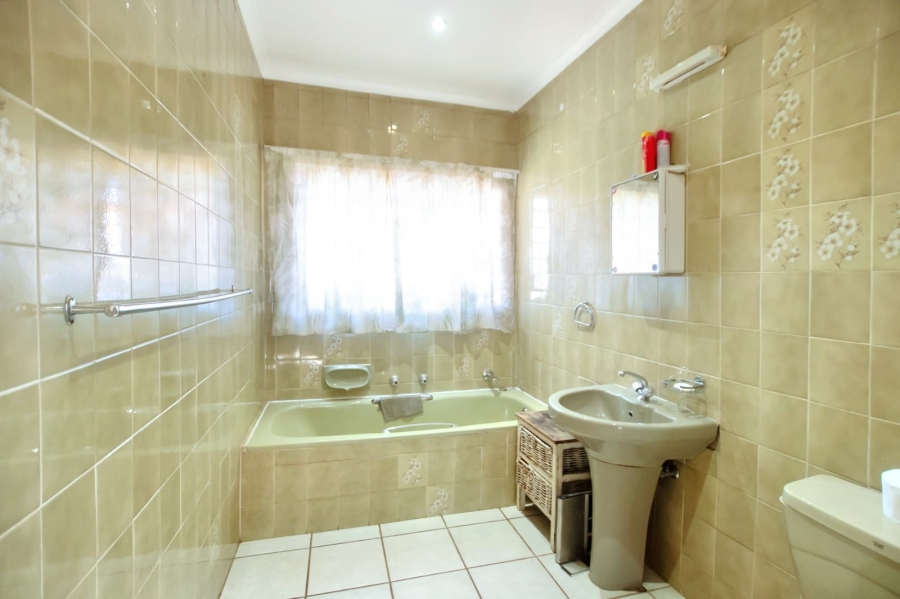 3 Bedroom Property for Sale in Magalieskruin Gauteng