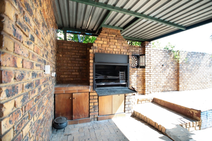 3 Bedroom Property for Sale in Magalieskruin Gauteng