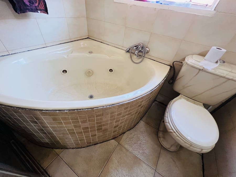 5 Bedroom Property for Sale in Newlands Gauteng