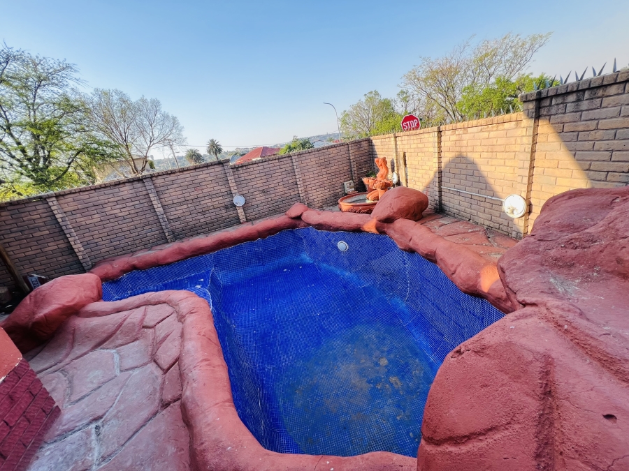 5 Bedroom Property for Sale in Newlands Gauteng