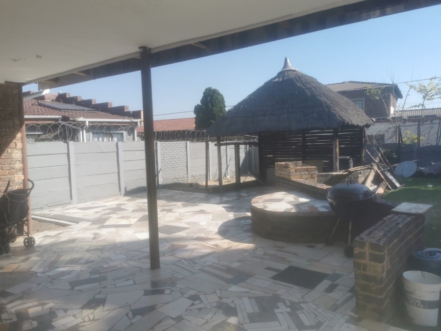 To Let 1 Bedroom Property for Rent in Cresslawn Gauteng