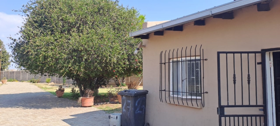 14 Bedroom Property for Sale in Cloverdene Gauteng