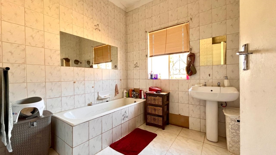 4 Bedroom Property for Sale in Dalview Gauteng