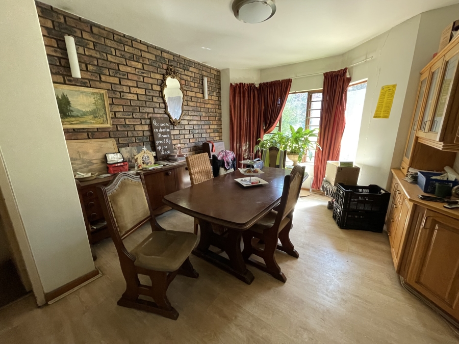 7 Bedroom Property for Sale in Unitas Park Gauteng