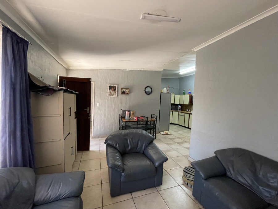 7 Bedroom Property for Sale in Unitas Park Gauteng