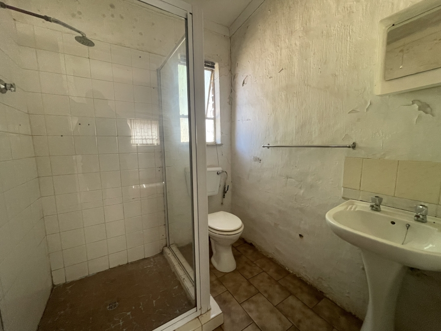 7 Bedroom Property for Sale in Unitas Park Gauteng