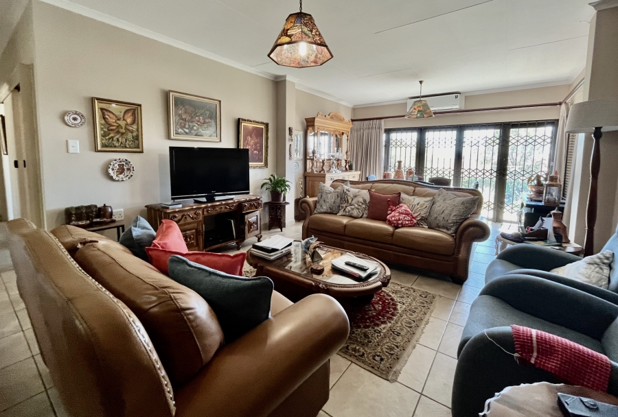 3 Bedroom Property for Sale in The Retreat Gauteng