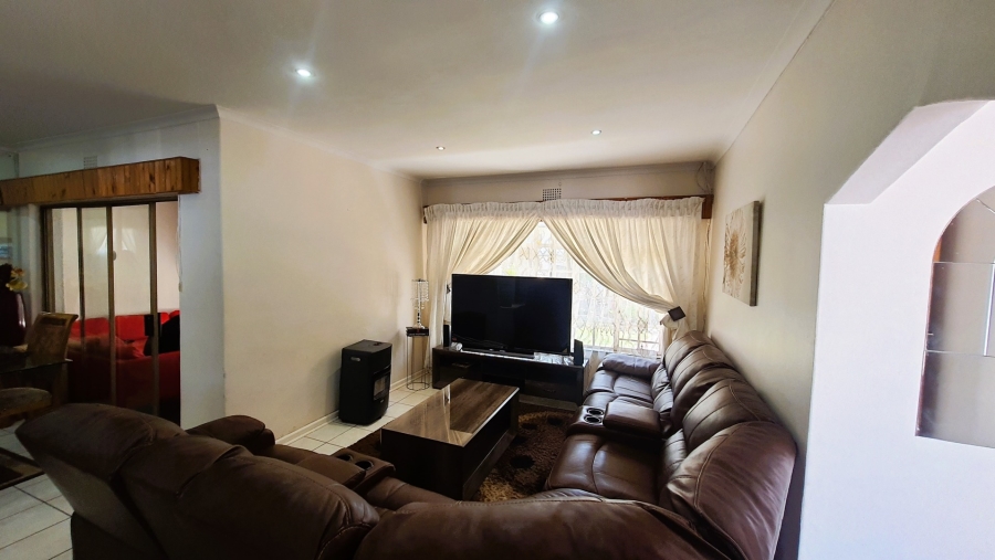 4 Bedroom Property for Sale in Florida Gauteng