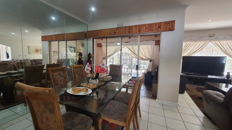 4 Bedroom Property for Sale in Florida Gauteng