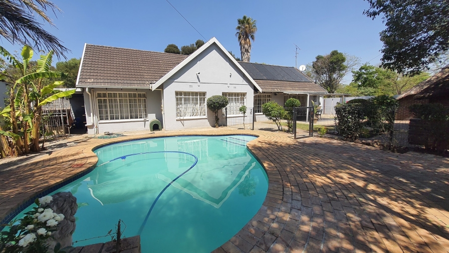 4 Bedroom Property for Sale in Florida Gauteng