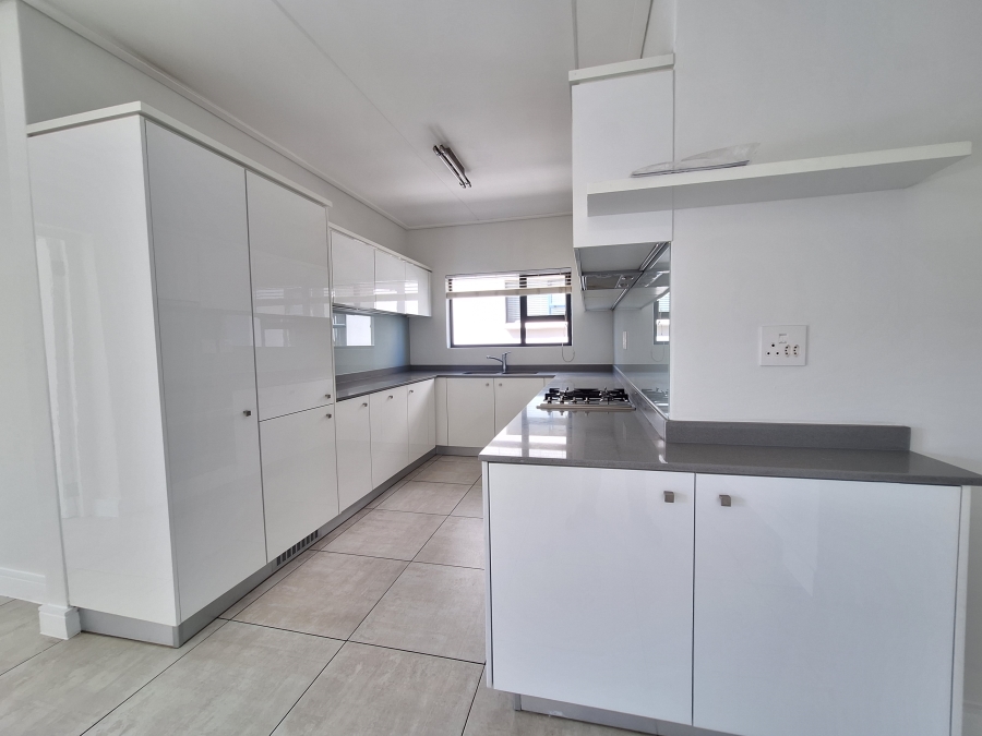 To Let 2 Bedroom Property for Rent in The Polofields Gauteng