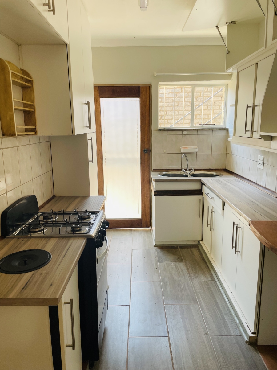 5 Bedroom Property for Sale in Kenmare Gauteng