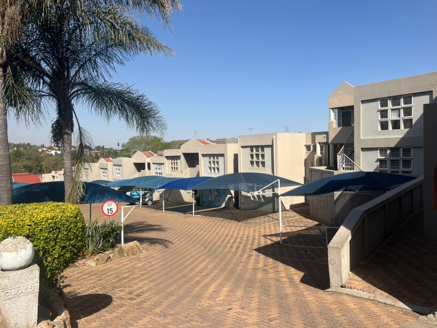 3 Bedroom Property for Sale in Oakdene Gauteng