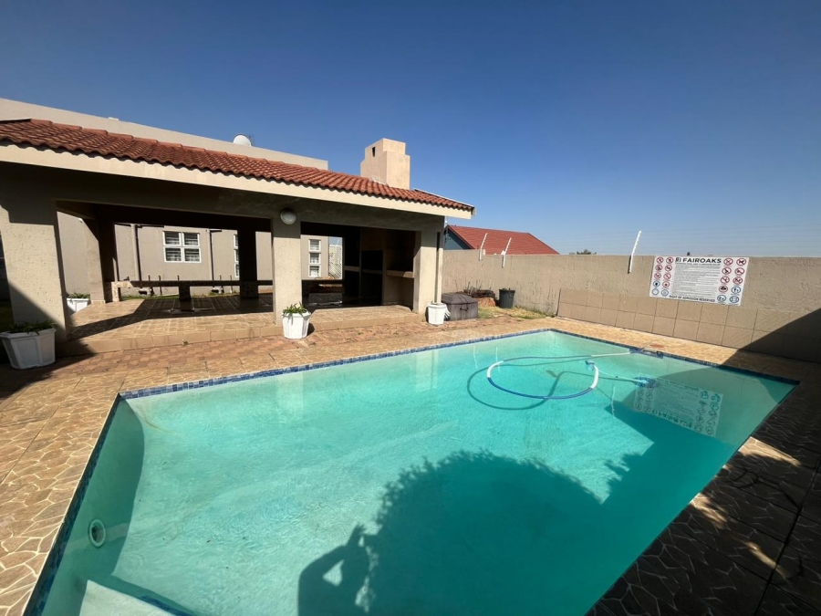 3 Bedroom Property for Sale in Oakdene Gauteng