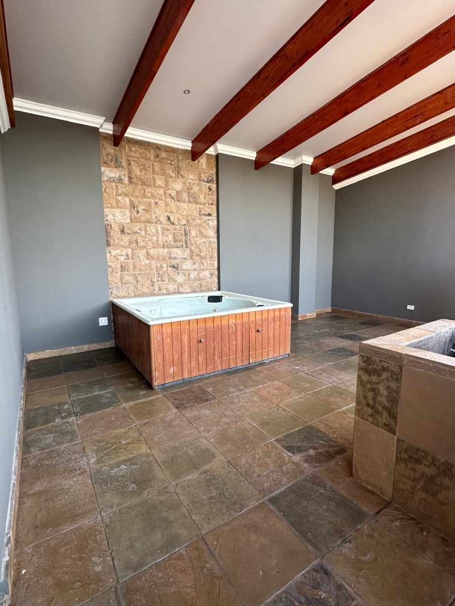 4 Bedroom Property for Sale in Midstream Estate Gauteng