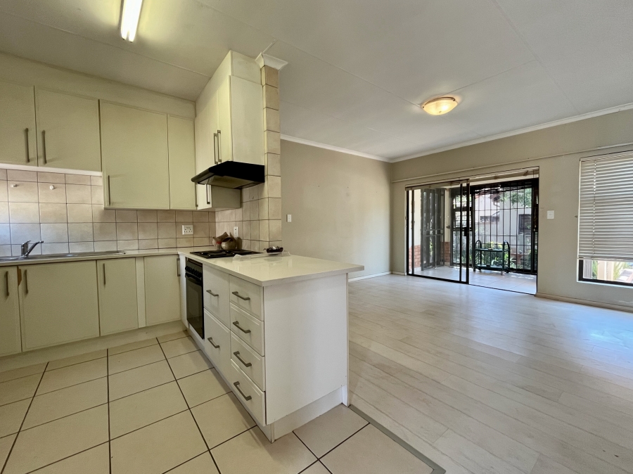 2 Bedroom Property for Sale in The Retreat Gauteng