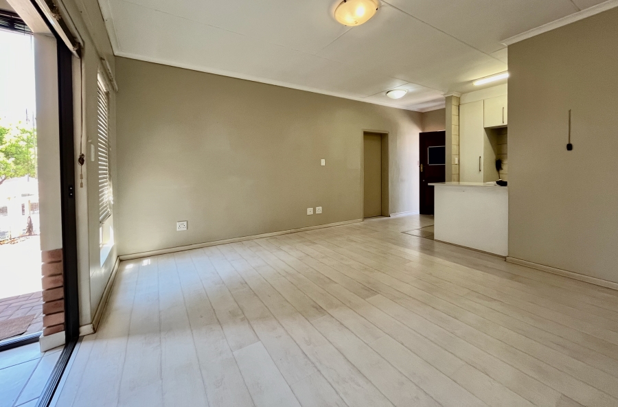 2 Bedroom Property for Sale in The Retreat Gauteng