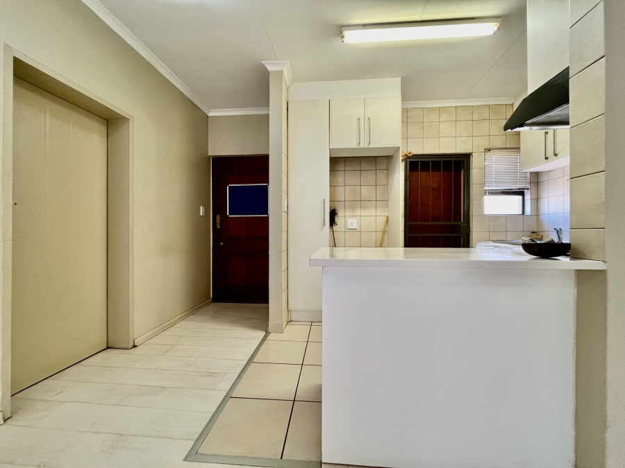 2 Bedroom Property for Sale in The Retreat Gauteng