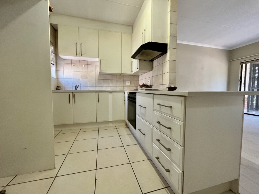 2 Bedroom Property for Sale in The Retreat Gauteng