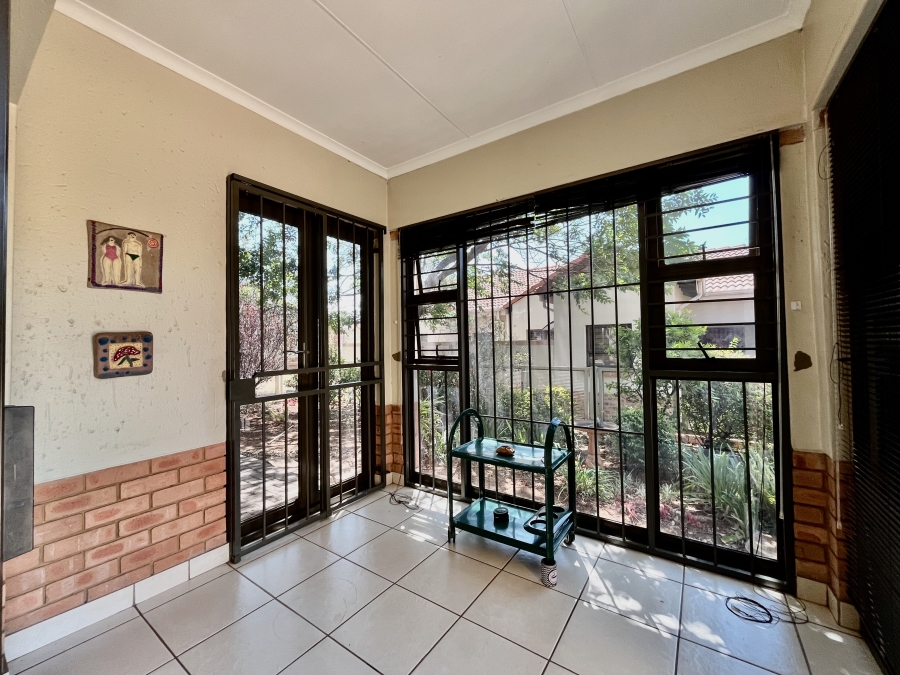 2 Bedroom Property for Sale in The Retreat Gauteng