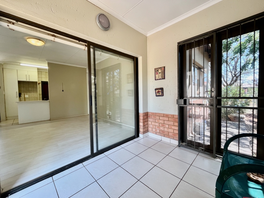 2 Bedroom Property for Sale in The Retreat Gauteng