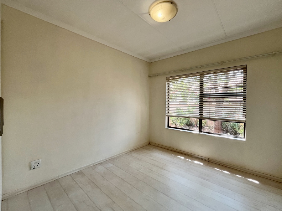 2 Bedroom Property for Sale in The Retreat Gauteng