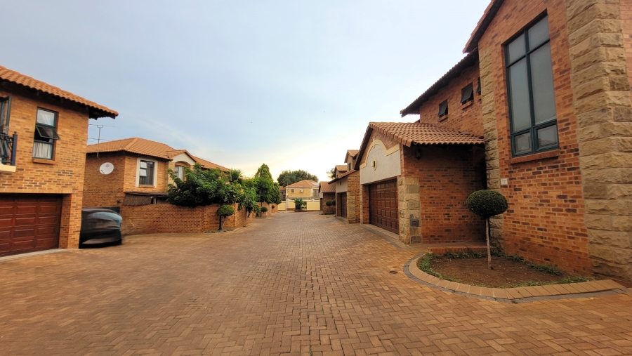 3 Bedroom Property for Sale in Meyersdal Gauteng