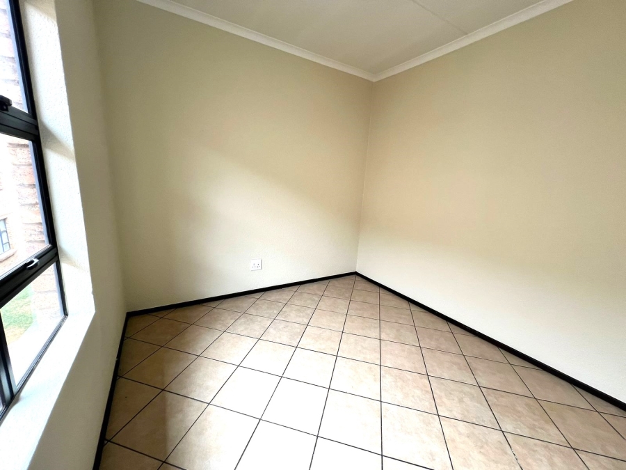 2 Bedroom Property for Sale in Albertsdal Gauteng