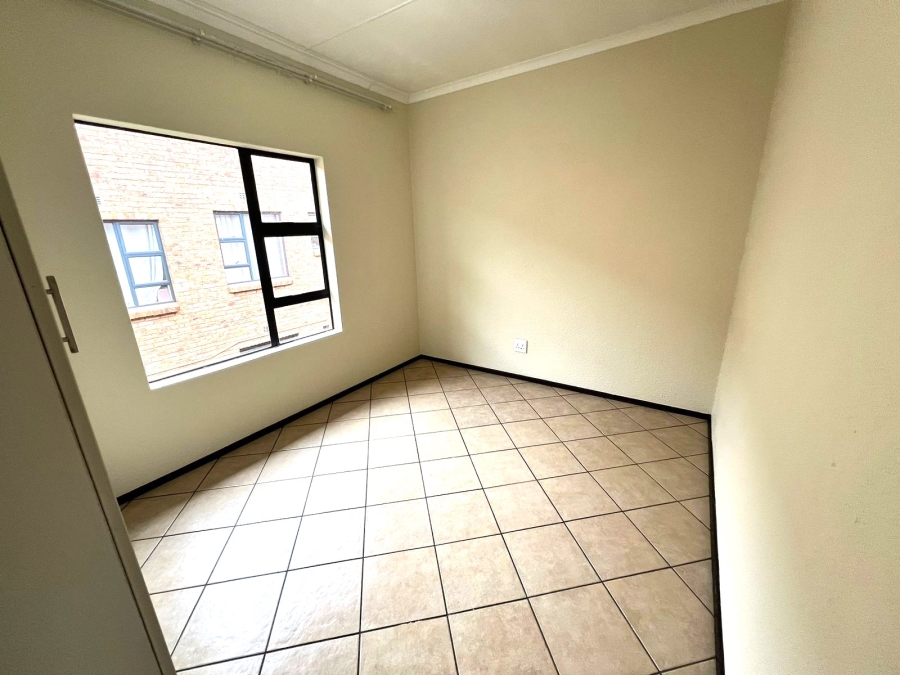 2 Bedroom Property for Sale in Albertsdal Gauteng