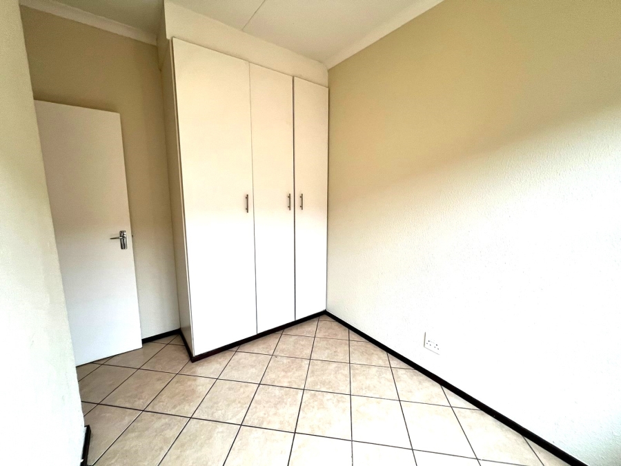 2 Bedroom Property for Sale in Albertsdal Gauteng