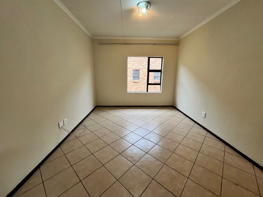 2 Bedroom Property for Sale in Albertsdal Gauteng