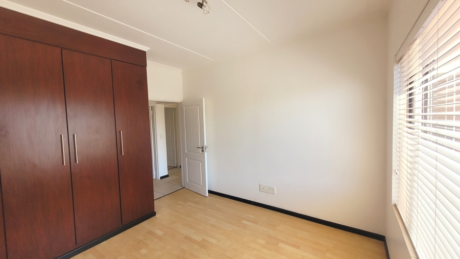 To Let 2 Bedroom Property for Rent in Greenstone Hill Gauteng