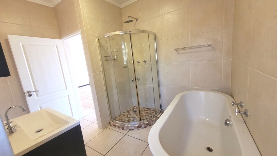 To Let 2 Bedroom Property for Rent in Greenstone Hill Gauteng