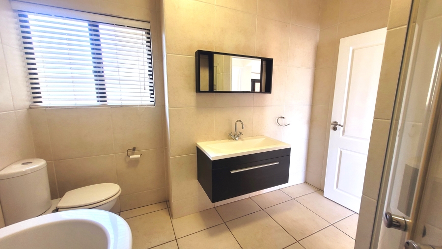 To Let 2 Bedroom Property for Rent in Greenstone Hill Gauteng