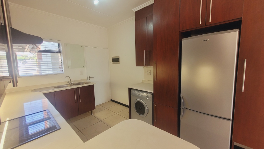 To Let 2 Bedroom Property for Rent in Greenstone Hill Gauteng