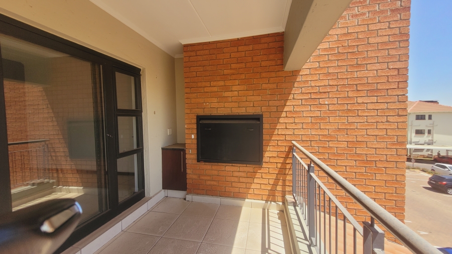 To Let 2 Bedroom Property for Rent in Greenstone Hill Gauteng