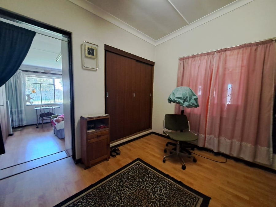 4 Bedroom Property for Sale in Sonland Park Gauteng