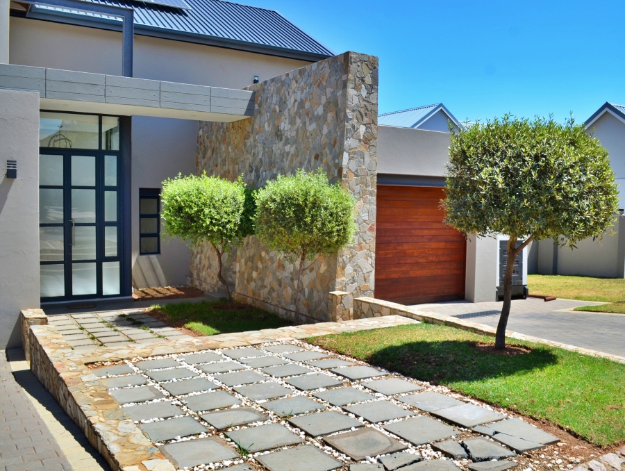 To Let 5 Bedroom Property for Rent in Waterfall Country Estate Gauteng